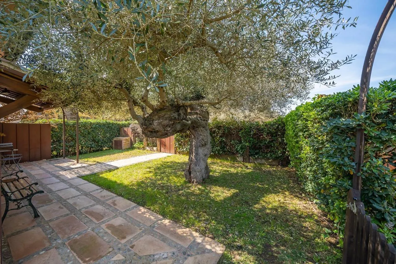 Villa Angela Palau-Sator